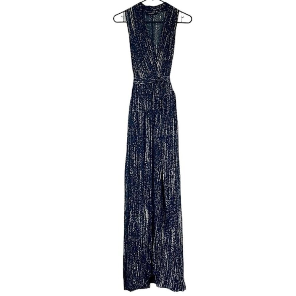 Olivaceous Navy Print V-Neck Flowy Maxi Dress - Size: Small